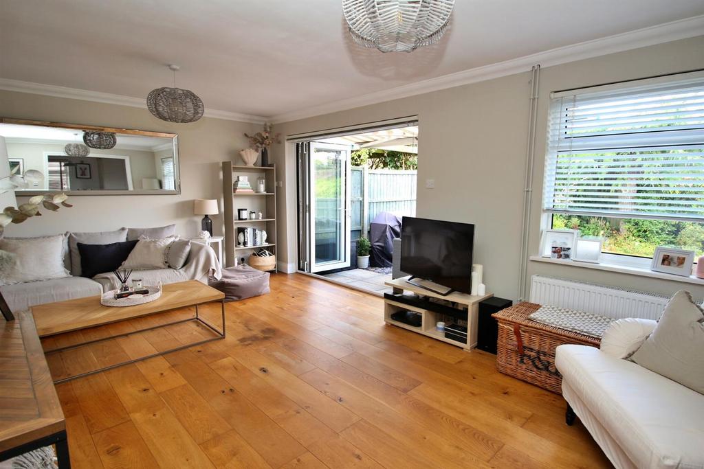 Dukes Drive, Halesworth 2 bed semidetached bungalow for sale £280,000