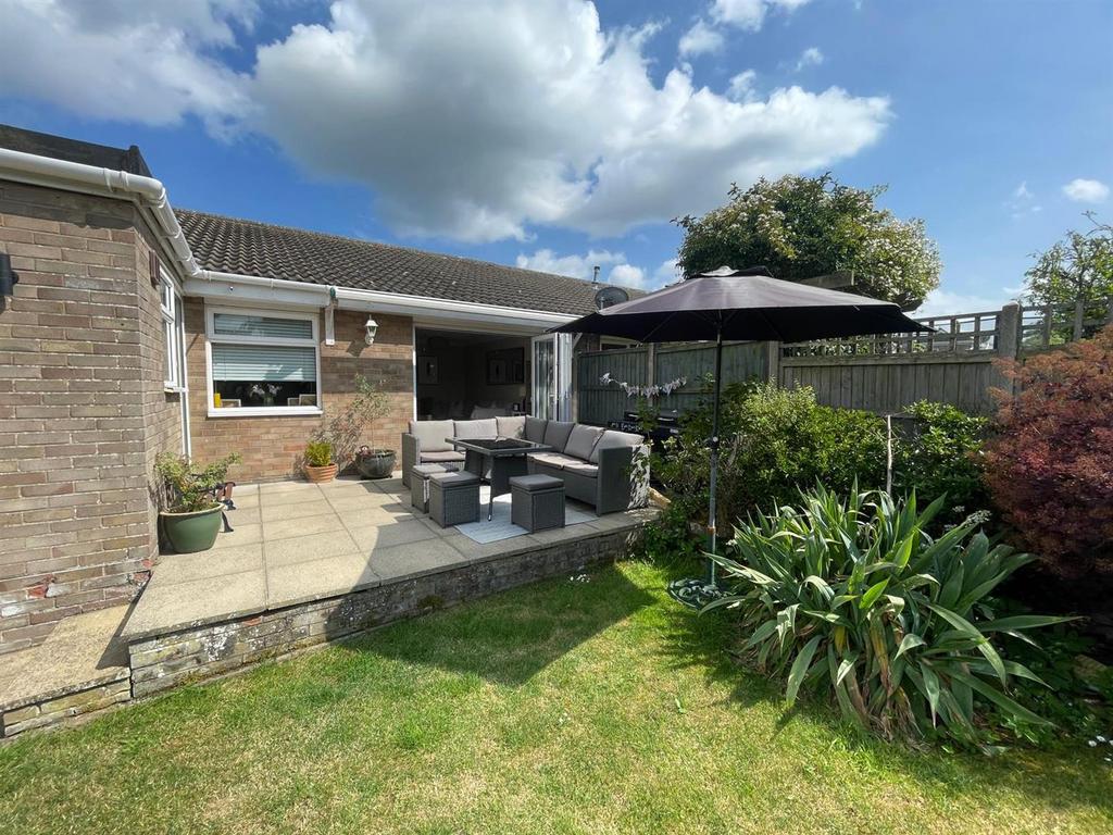 Dukes Drive, Halesworth 2 bed semidetached bungalow for sale £280,000