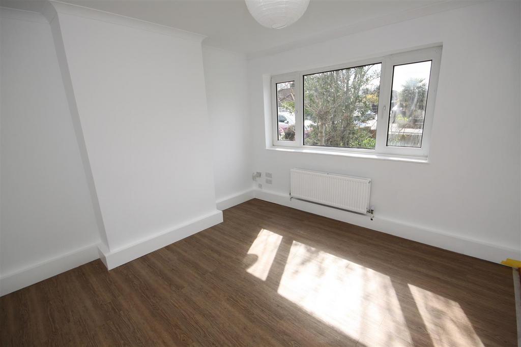 Shepperton Road, Petts Wood 2 bed £1,600 pcm (£369 pw)