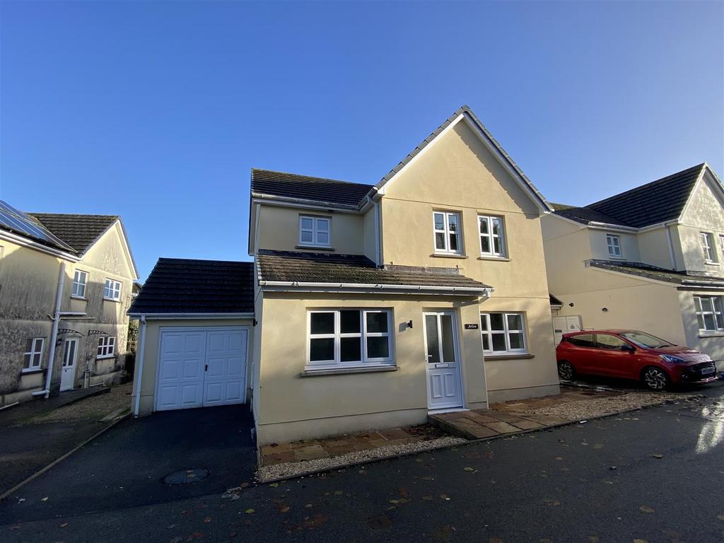 Ashgrove, Pontyberem 3 bed detached house for sale £225,000