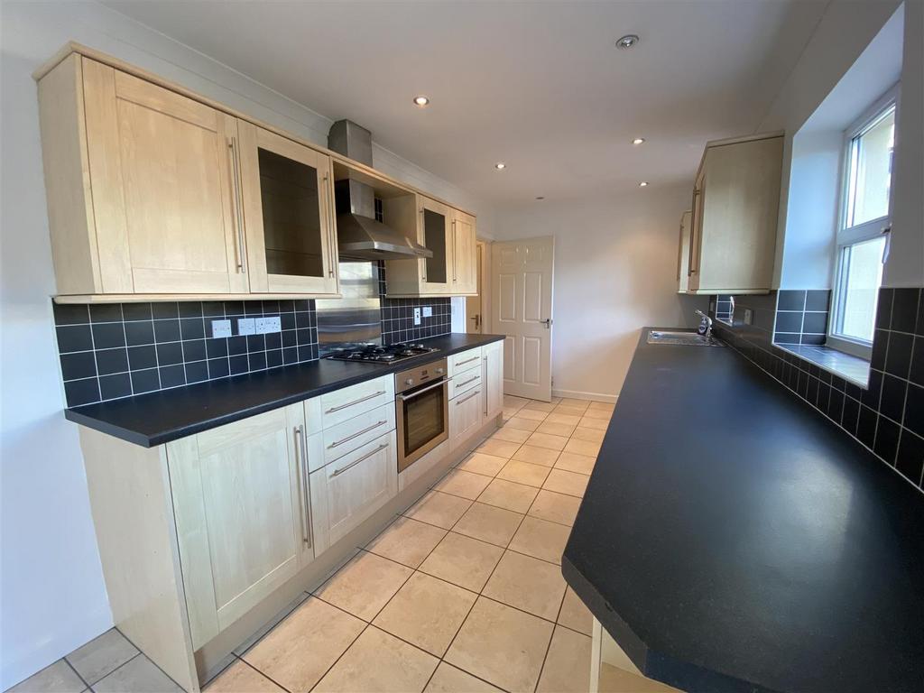 Ashgrove, Pontyberem 3 bed detached house for sale £225,000