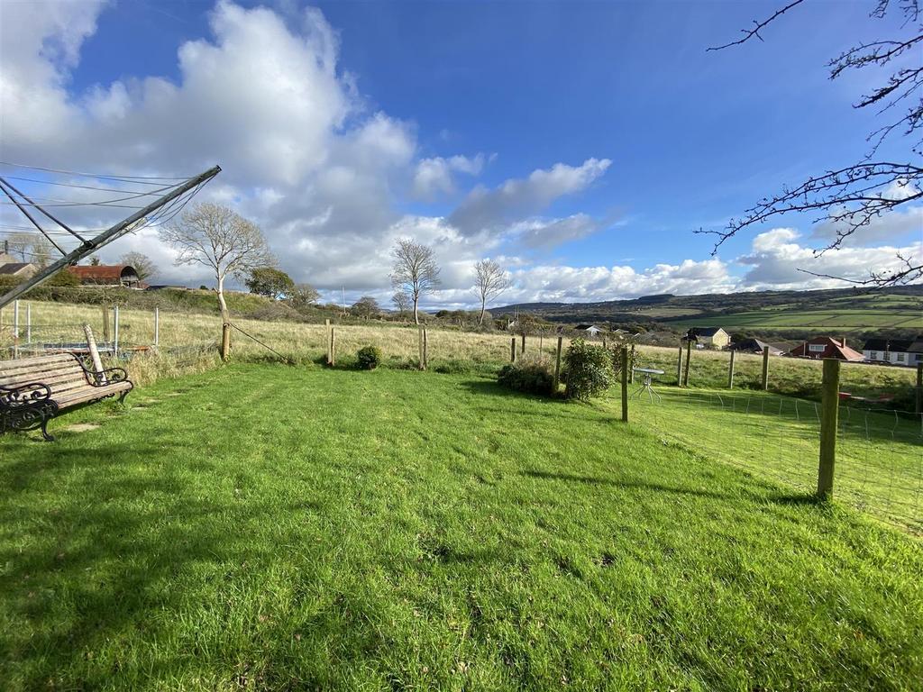 Min Y Graig, Pontyberem 4 bed semidetached house for sale £199,950