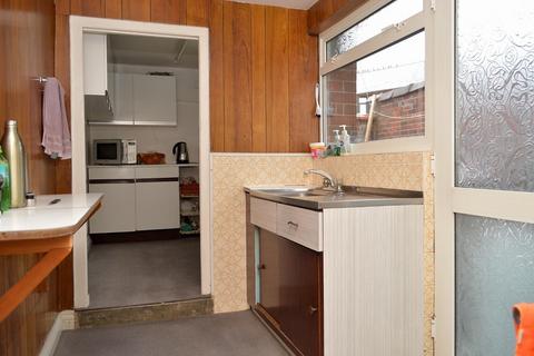 99 Burlington Avenue, Oldham, OL8 1AR