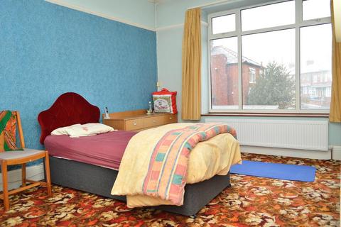 99 Burlington Avenue, Oldham, OL8 1AR