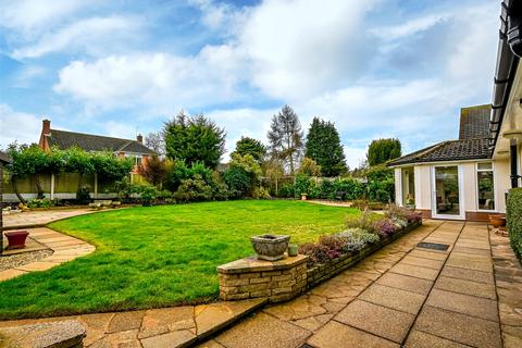 2 bedroom detached bungalow for sale - 50 The Wold, Claverley, Shropshire
