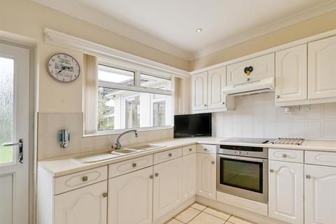 2 bedroom detached bungalow for sale - 50 The Wold, Claverley, Shropshire