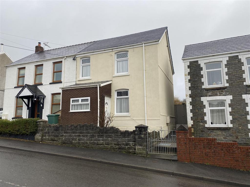 Heol Y Meinciau, Pontyates 3 bed semidetached house for sale £149,950