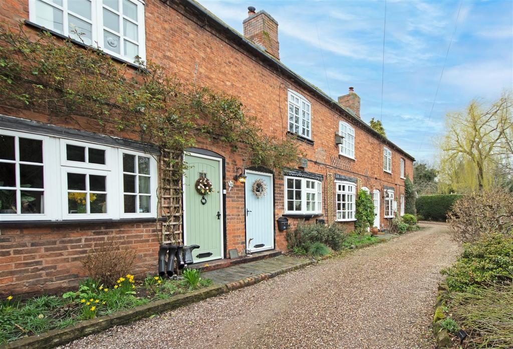 Coppice Lane, Middleton, Tamworth, B78 2AR 2 bed terraced house for