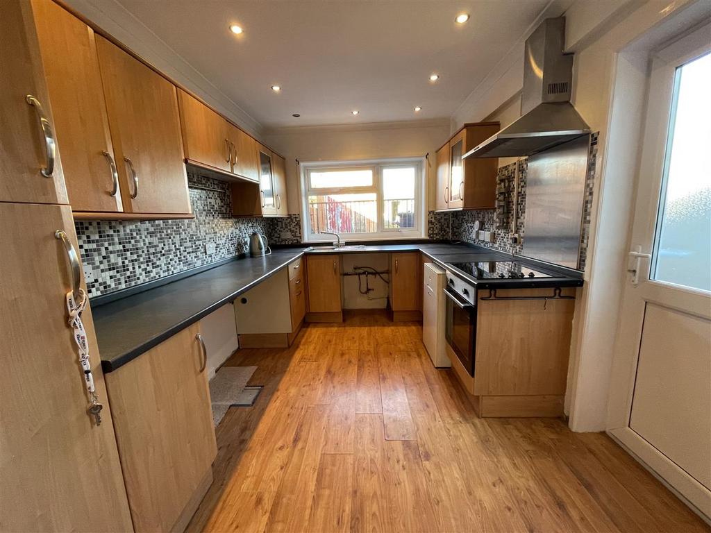 High Street, Tumble, Llanelli 2 bed terraced house for sale £109,950