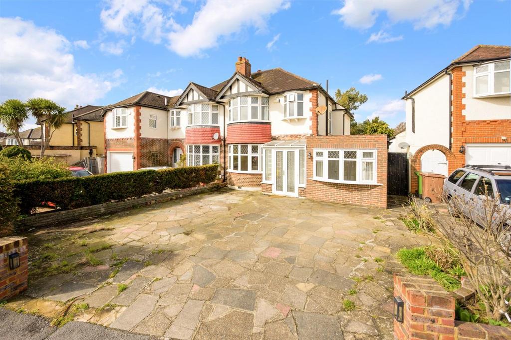 St. Clair Drive, Worcester Park 4 bed semidetached house for sale £