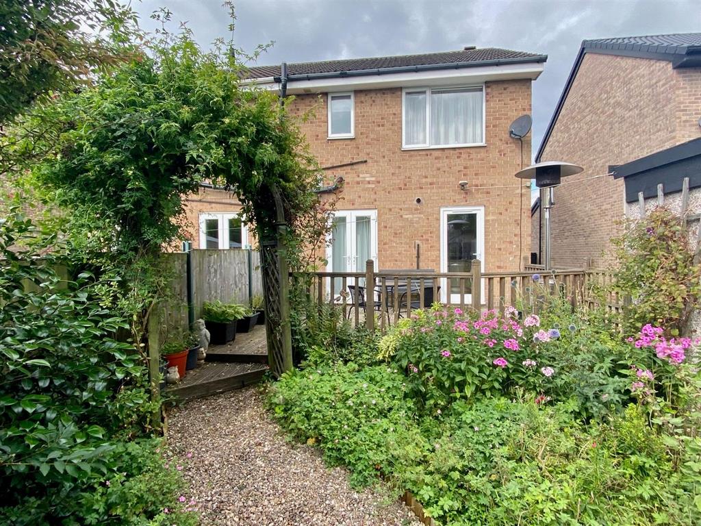 Heathfield 19 rear garden new.jpg