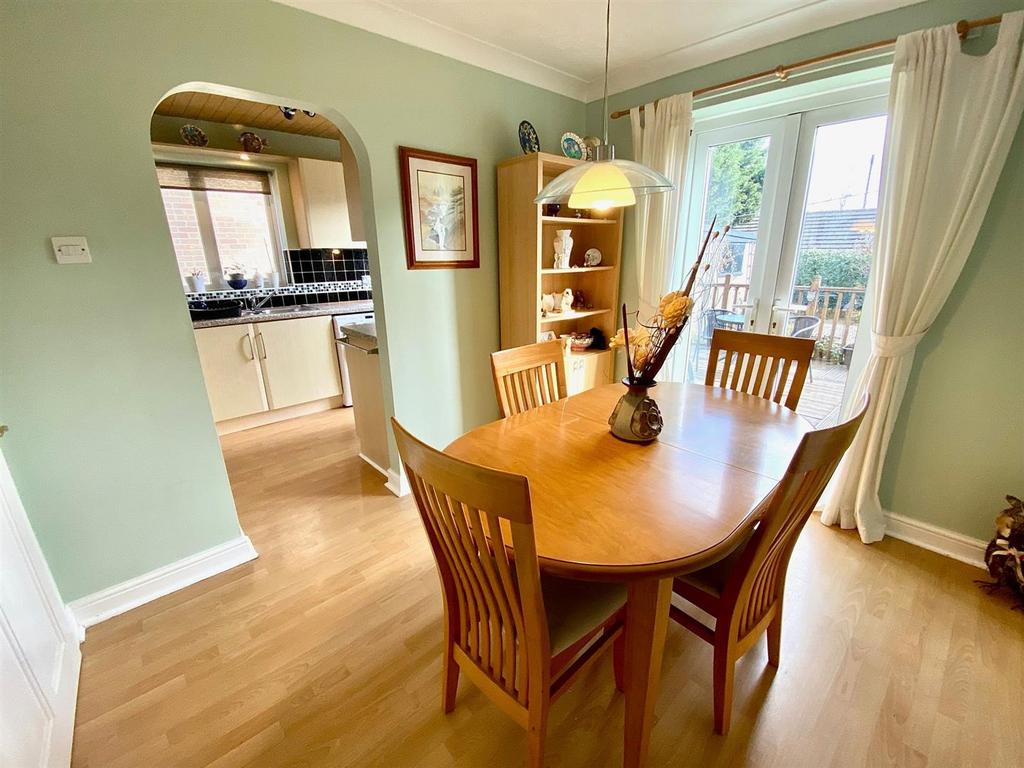 Heathfield 19 dining room.jpg