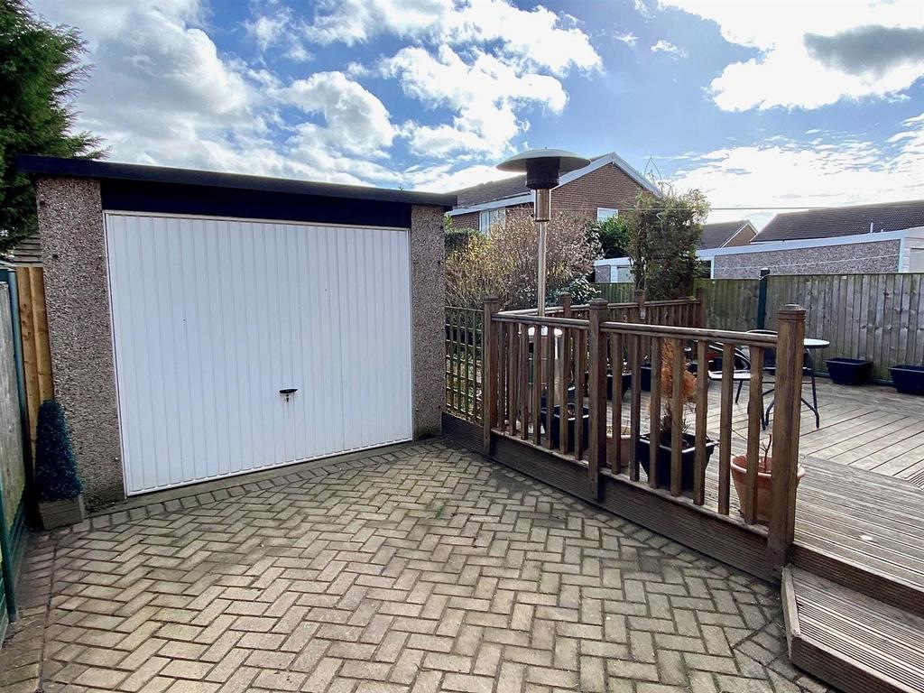 Heathfield 19 garage.jpg