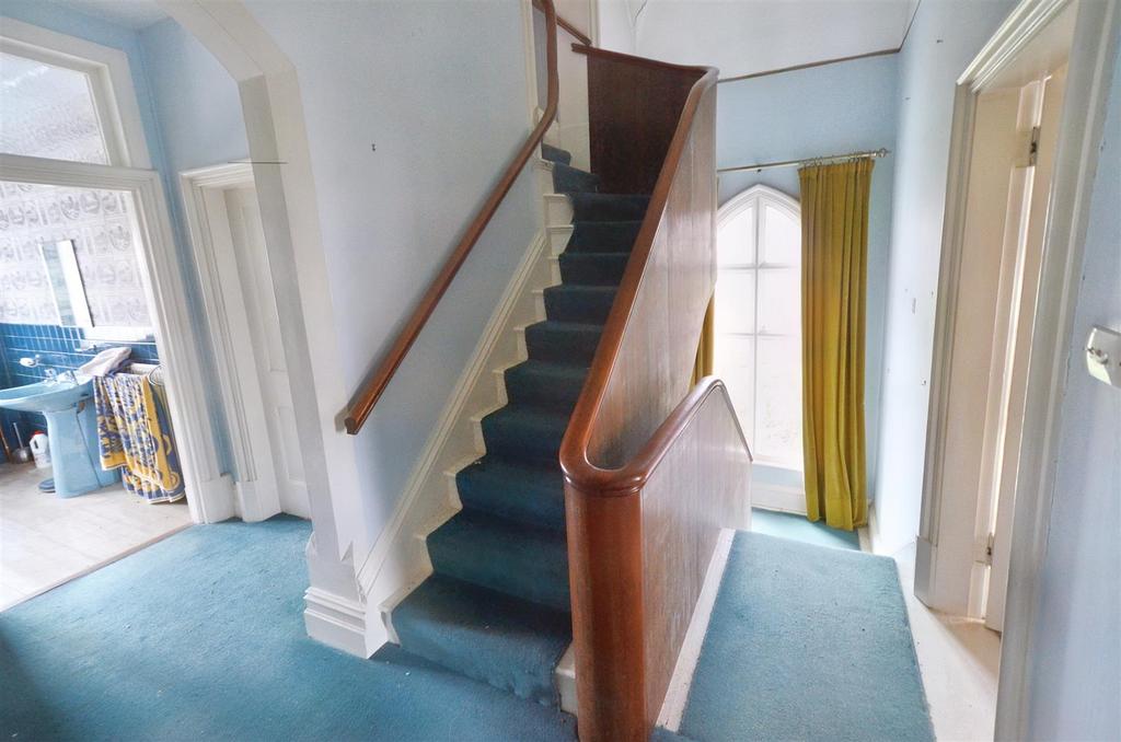 First floor landing.jpg