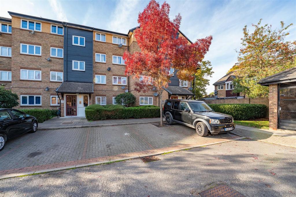 Cubitt Square, Southall 1 bed apartment for sale £242,950