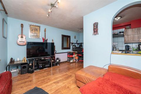 35 Cubitt Square, Southall, UB2 4UA