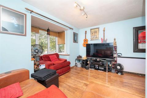 35 Cubitt Square, Southall, UB2 4UA