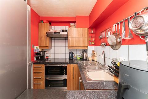 35 Cubitt Square, Southall, UB2 4UA