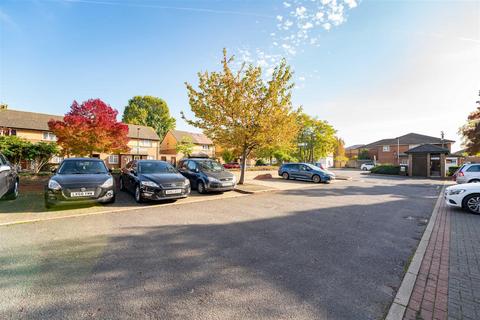 35 Cubitt Square, Southall, UB2 4UA