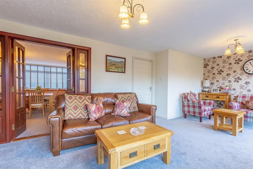Lounge/Sitting Room
