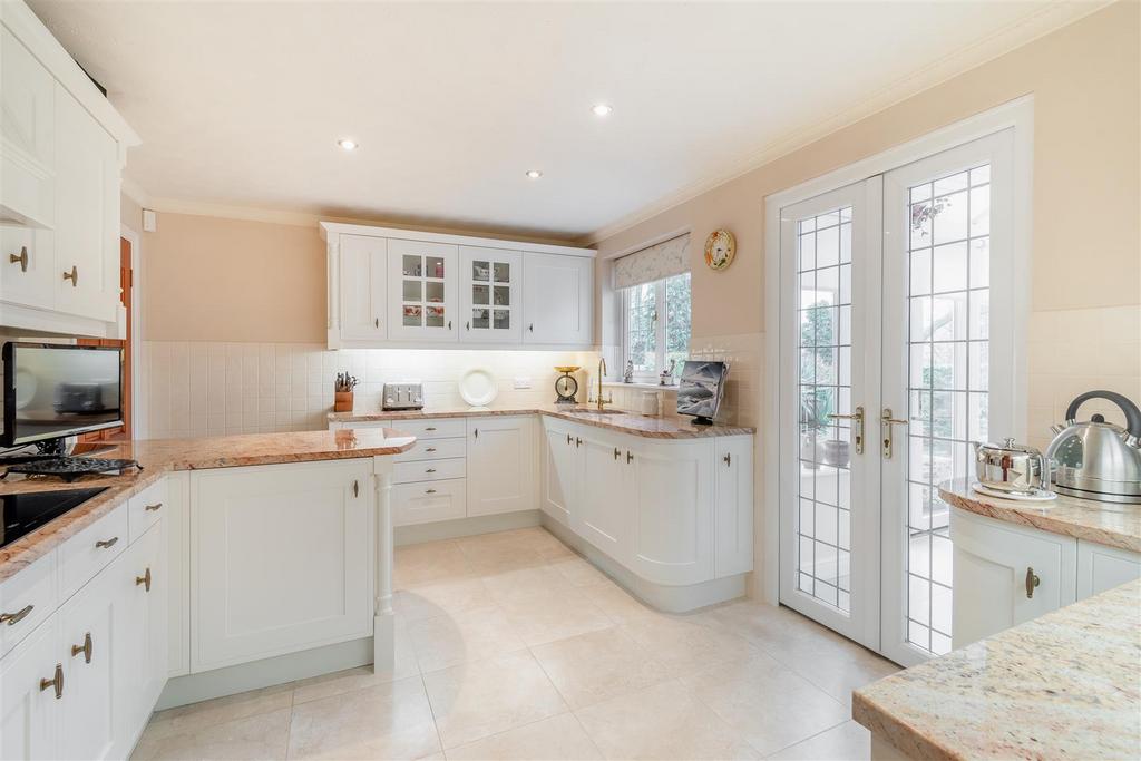 Kings Lodge Drive, Mansfield 4 bed detached house £495,000