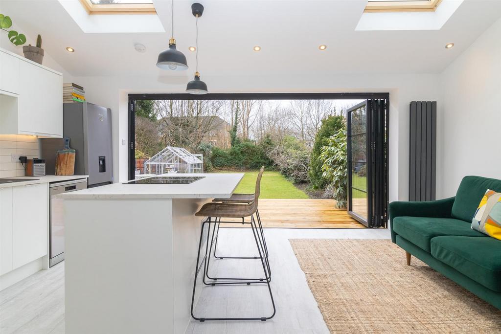 Egerton Road South, Chorlton, Manchester 3 bed semidetached house £