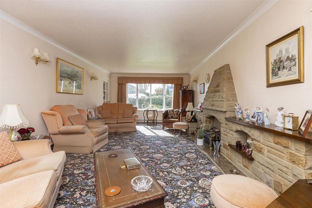 Cross Lane, Stocksmoor, Huddersfield 4 bed detached house for sale £550,000
