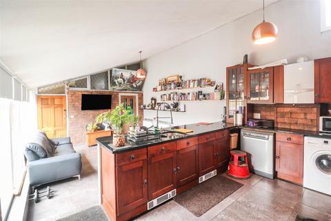 26 Bishopsfield, Harlow, CM18 6UJ