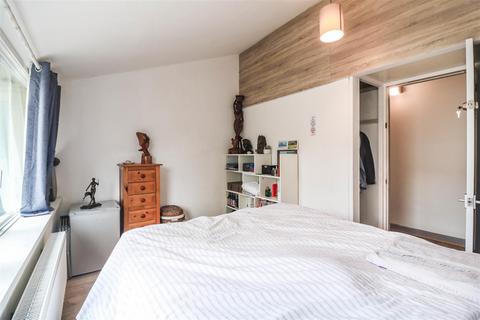 26 Bishopsfield, Harlow, CM18 6UJ
