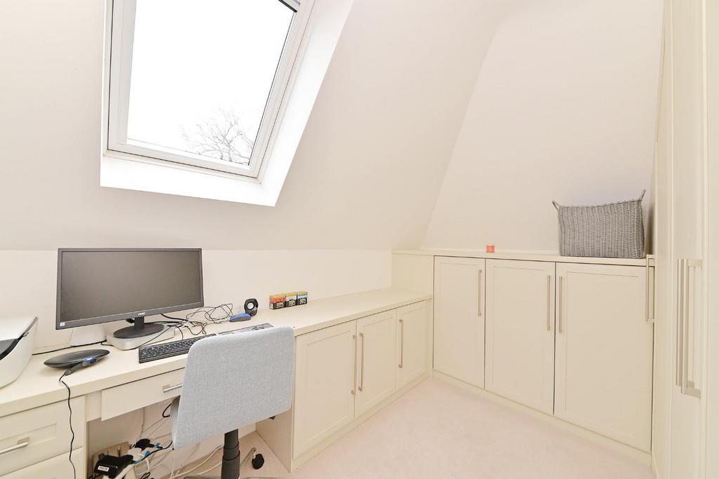 6 St Philips Place - bed1dr.jpg