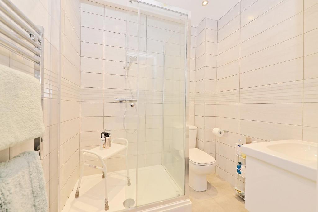 6 St Philips Place - bed1es.jpg