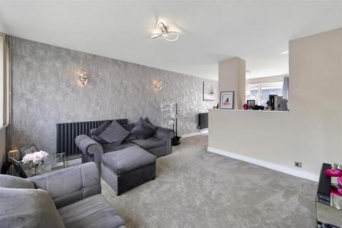 76 Forest Road, Paddock Wood, Tonbridge, TN12 6JX