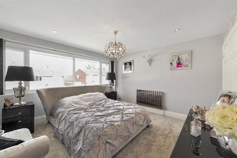 76 Forest Road, Paddock Wood, Tonbridge, TN12 6JX