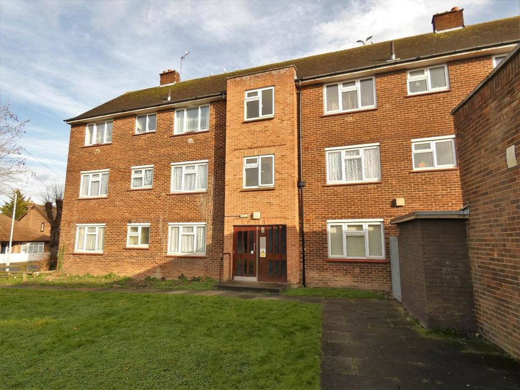 Sun Lane, Gravesend, DA125HR 2 bed flat £200,000