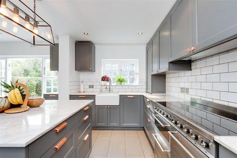 9 Brunner Close, London, NW11 6NP