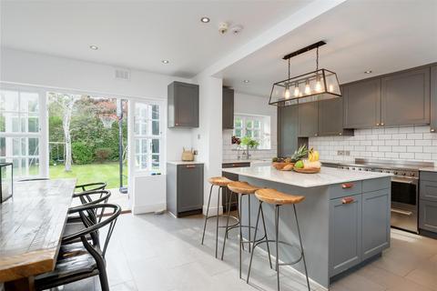 9 Brunner Close, London, NW11 6NP