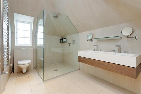 9 Brunner Close, London, NW11 6NP