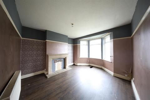 3 bedroom semi-detached house for sale - Belgrave Drive, Hull