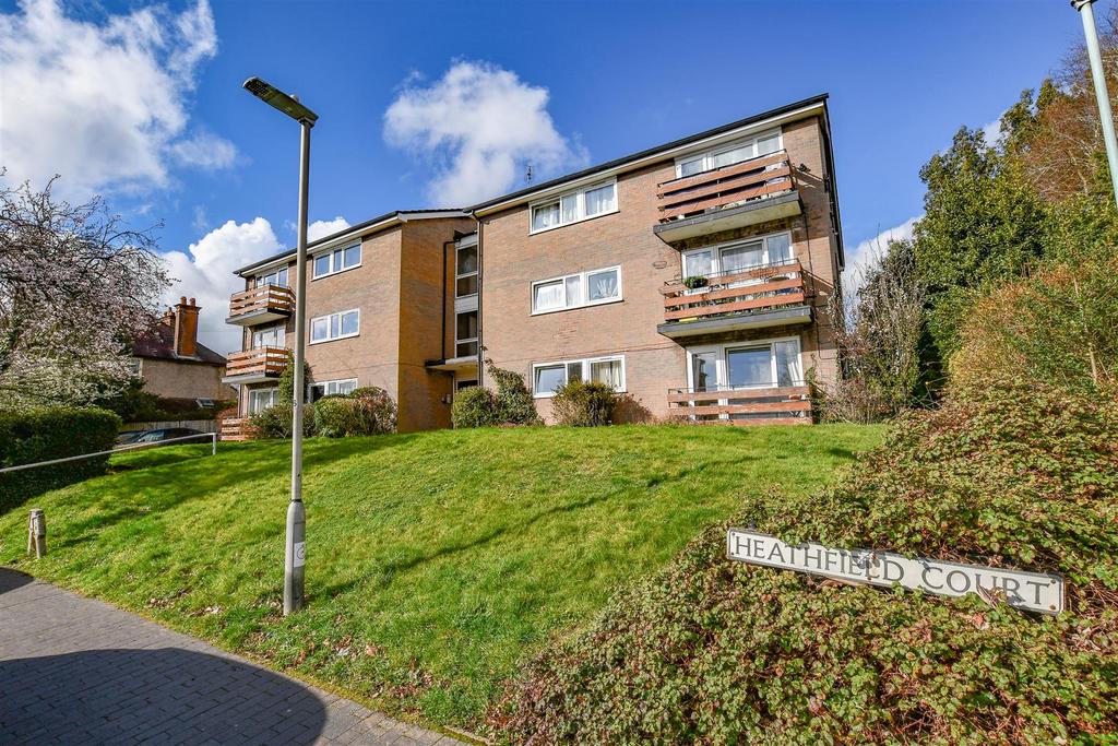 Heathfield Court, Avenue Rd, AL1 2 bed flat £385,000