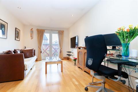 12 Huddleston Close, London, E2 9NR