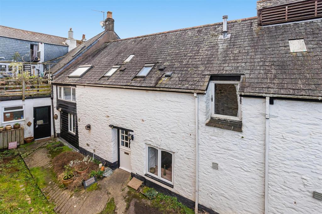 Collins Road, Totnes 3 bed terraced house for sale £395,000