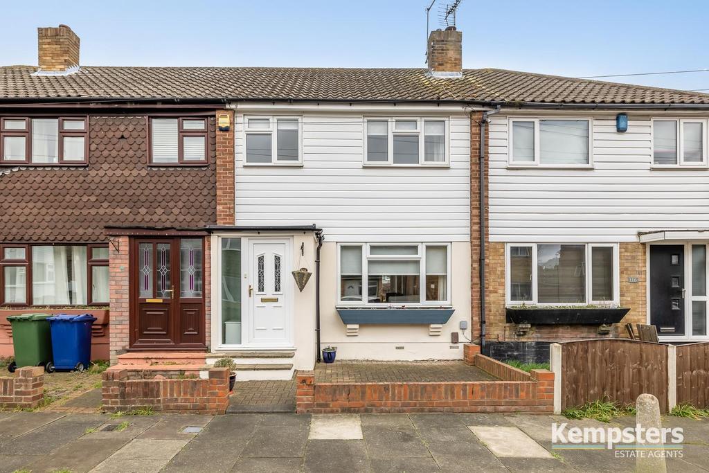 Salisbury Road, Grays 3 bed terraced house for sale £340,000