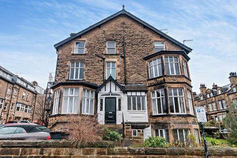 3 bedroom flat for sale - Flat 4, St. Marys Walk, Harrogate, HG2 0LW