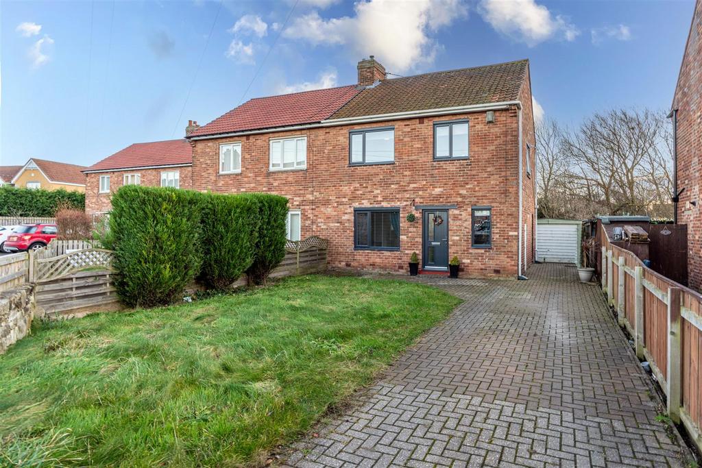 Moor View, Camperdown, NE12 3 bed semidetached house £145,000