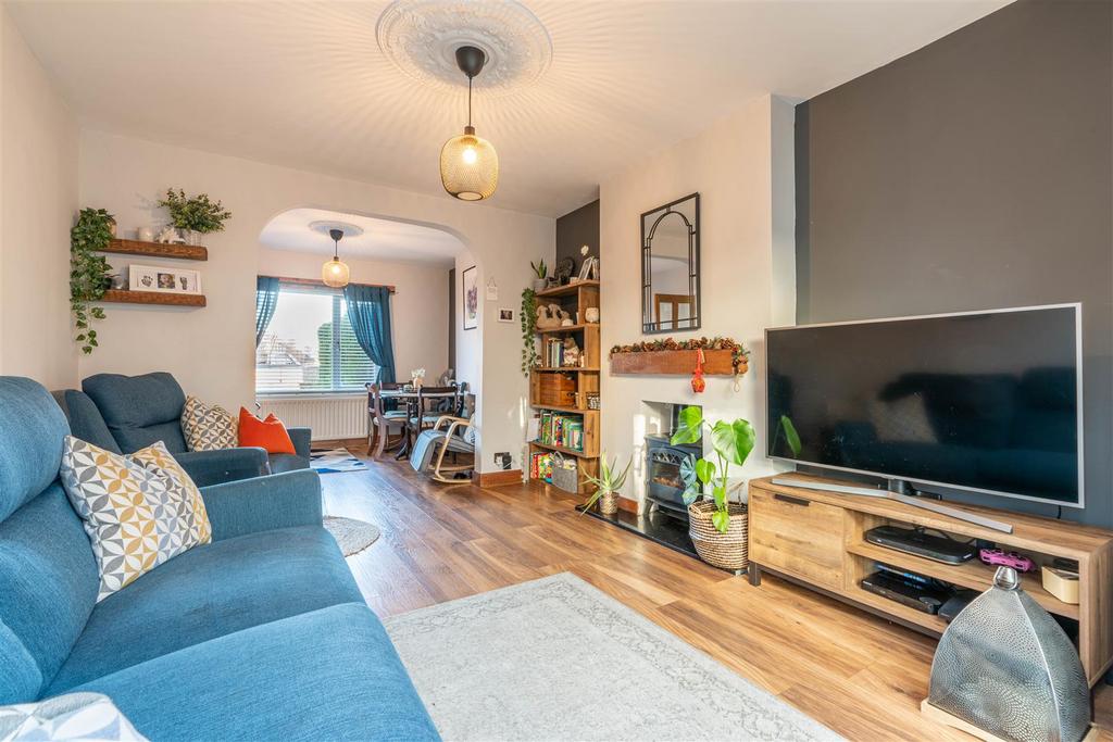 Moor View, Camperdown, NE12 3 bed semidetached house £145,000