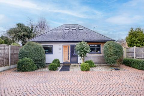 3 bedroom detached bungalow for sale - Tachbrook Road, Leamington Spa