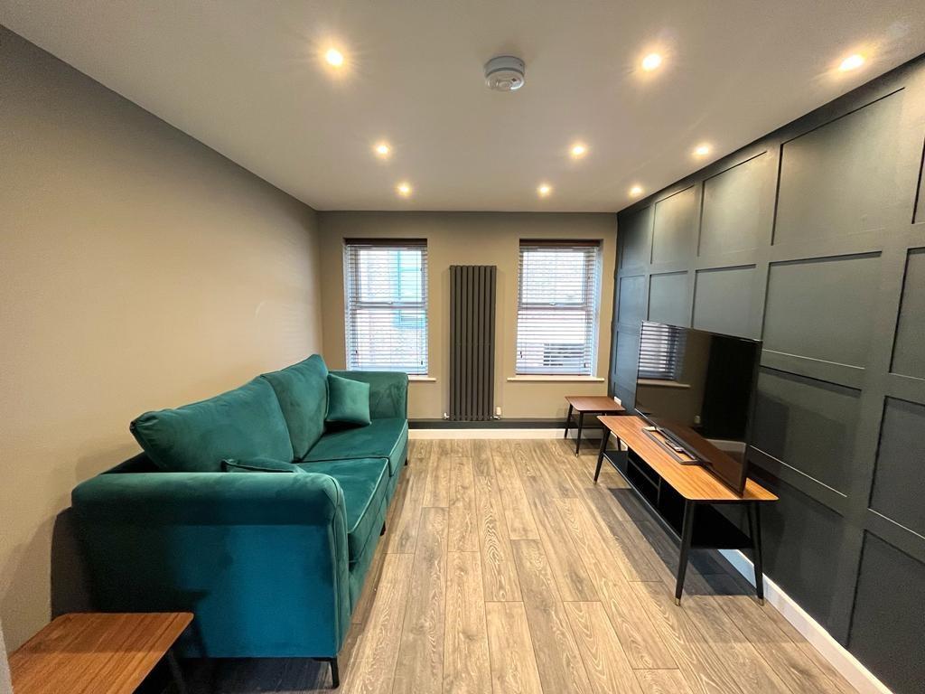 7 Morden st - living room.jpg