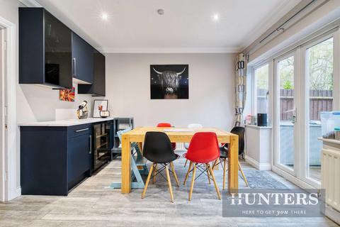 46 Lower Green Gardens, Worcester Park, KT4 7NX