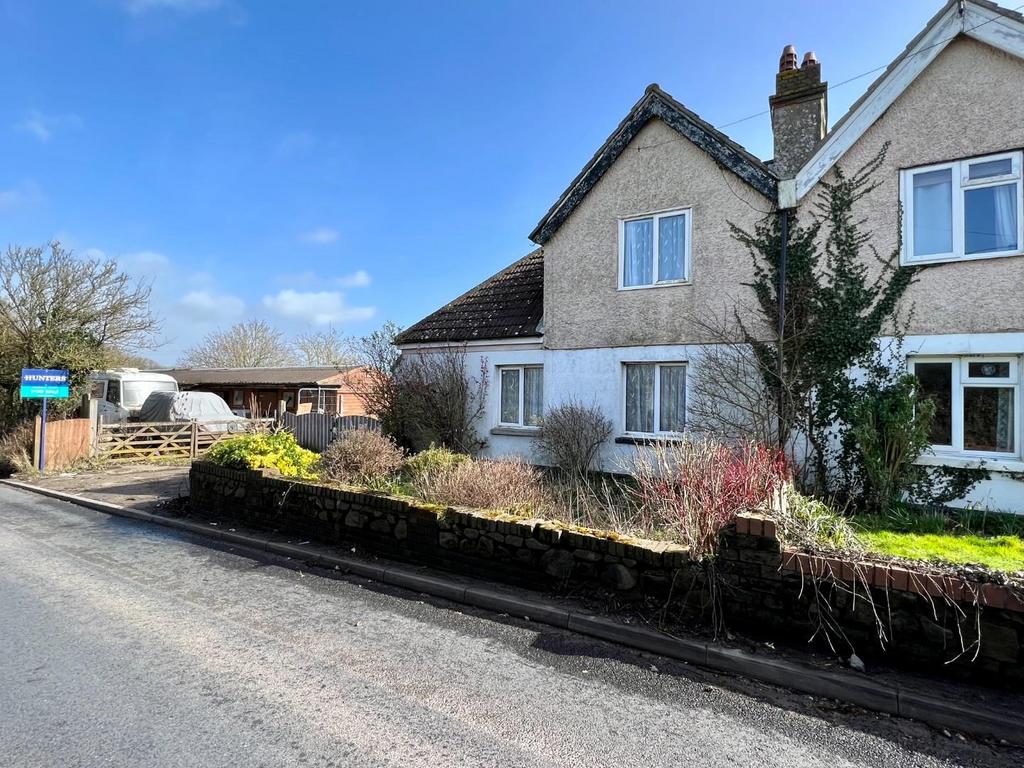 Newington, Folkestone, Kent 3 bed semidetached house £280,000