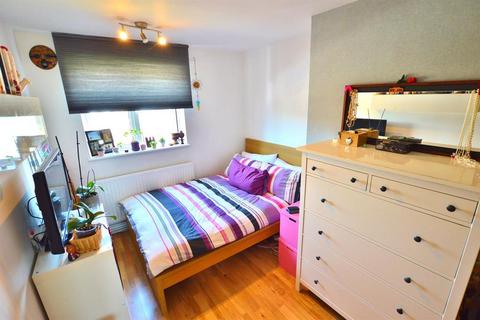 141 Beaconsfield Road, London, E16 4HT